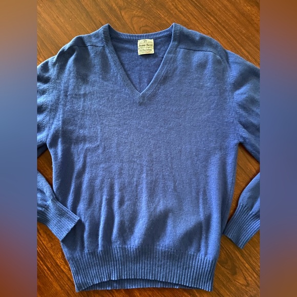 Neiman Marcus Scotland 100% Cashmere Blue v-Neck Men’s Sweater 44 Large - Picture 2 of 8
